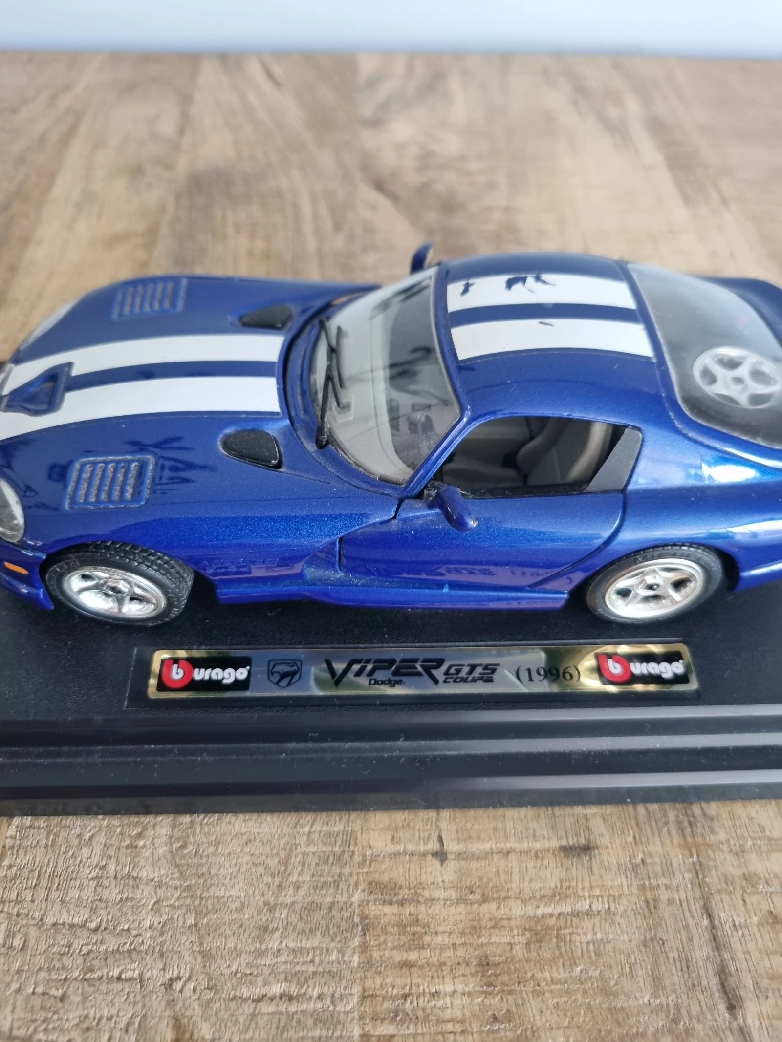 Miniatuur Dodge Viper GTS Coupé (1996) - Bburago (Blauw en Wit) – photo 11